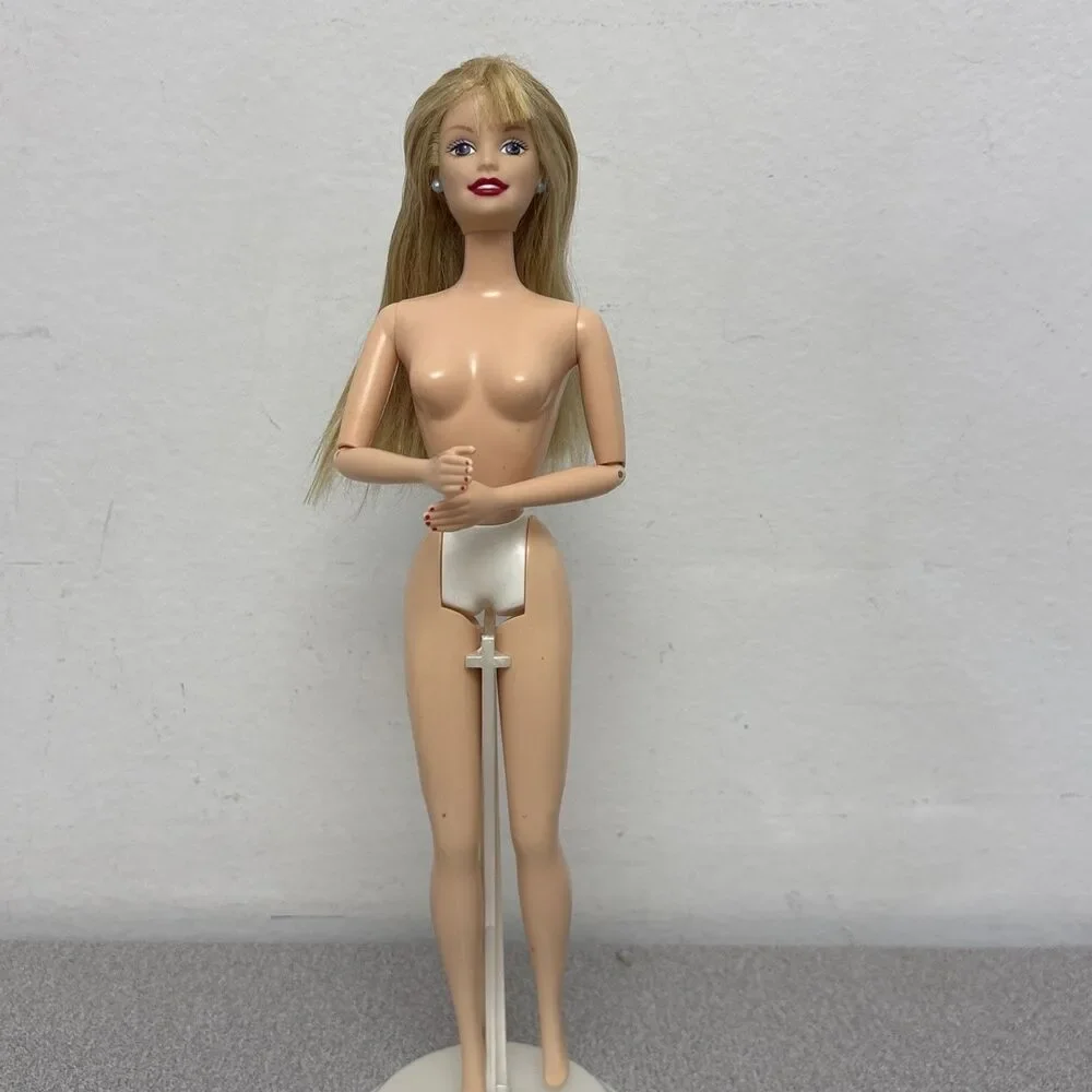 Vintage Barbie, Superstar 1991, Articulated Elbows, Red Painted Fingernails